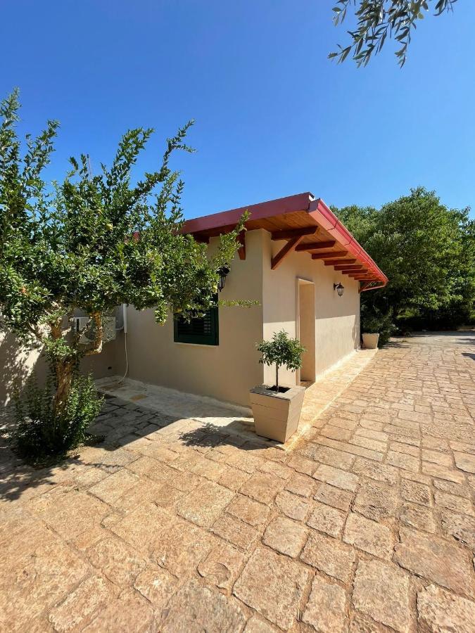 B&B Le Carrube Sava Exterior foto
