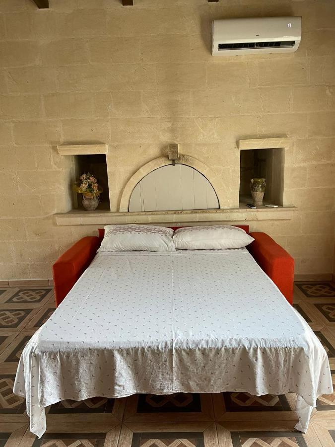B&B Le Carrube Sava Exterior foto