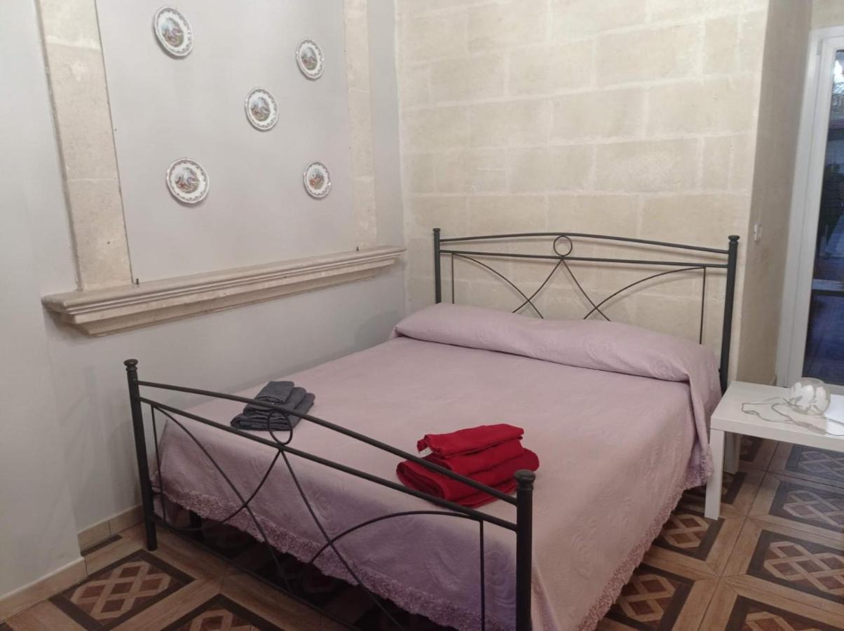 B&B Le Carrube Sava Exterior foto